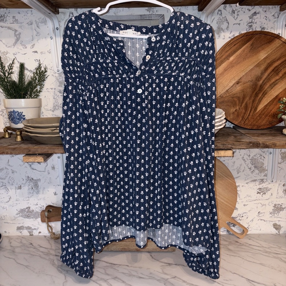 Downeast Women's 2xL Cozy Bohemian Pull Over Ruffle Tunic Navy Blue Fade Floral